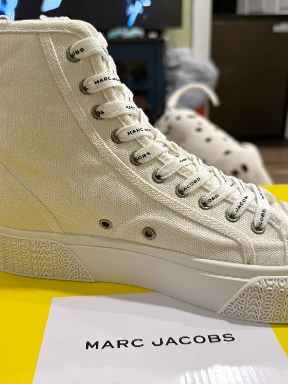 Marc Jacobs Yellow Shoe Box - Picture 13 of 15